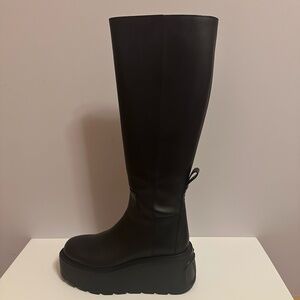 Valentino Garavani Womens Boots